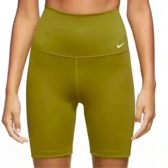 NWT women’s Nike one tight fit high rise 7”‎ length training shorts size XS - Picture 1 of 4